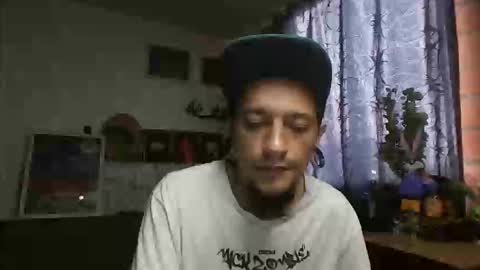 Snapshot of xdantex19 chatting on 05-08-26, 02:33 xdantex19 online show from 05-08-26, 02:33