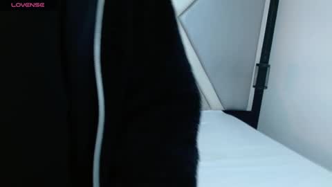 Snapshot of xhotdesire_fx chatting on 03-07-25, 04:02 Marco and Veronica online show from 03-07-25, 04:02