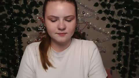 Lina online show from 12-19-24, 04:23