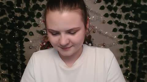 Lina online show from 12-19-24, 07:29