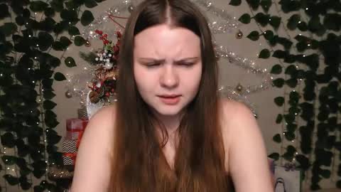 Lina online show from 12-26-24, 10:37