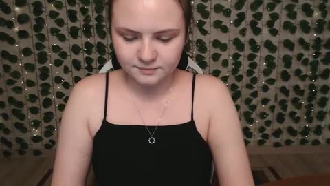Lina online show from 02-25-25, 07:09