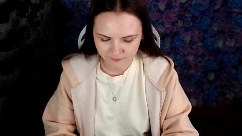 Lina online show from 10-11-25, 05:17