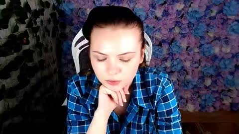 Lina online show from 10-14-25, 05:30