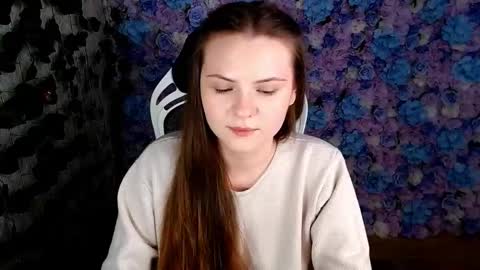 Lina online show from 10-16-25, 05:08