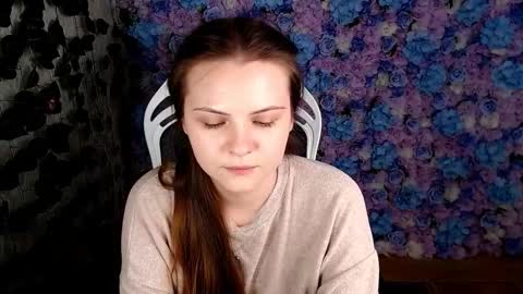 Lina online show from 10-17-25, 05:10