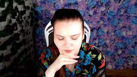 Lina online show from 10-20-25, 05:08