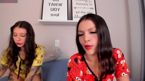 XIMENA LOPEZ online show from 11-28-25, 08:55