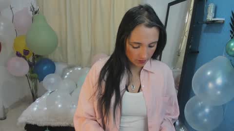 Snapshot of ximena_sm chatting on 01-07-25, 12:31 Ximena online show from 01-07-25, 12:31