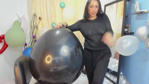 Snapshot of ximena_sm chatting on 01-21-25, 03:21 Ximena online show from 01-21-25, 03:21