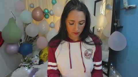 Snapshot of ximena_sm chatting on 01-23-25, 03:32 Ximena online show from 01-23-25, 03:32