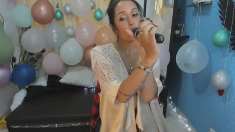 Snapshot of ximena_sm chatting on 01-25-25, 06:35 Ximena online show from 01-25-25, 06:35