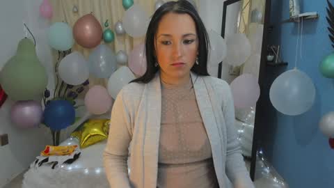 Snapshot of ximena_sm chatting on 01-27-25, 12:37 Ximena online show from 01-27-25, 12:37