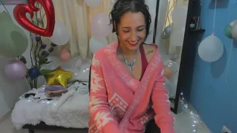 Snapshot of ximena_sm chatting on 02-20-25, 06:13 Ximena online show from 02-20-25, 06:13