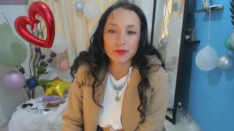 Snapshot of ximena_sm chatting on 02-25-25, 06:09 Ximena online show from 02-25-25, 06:09