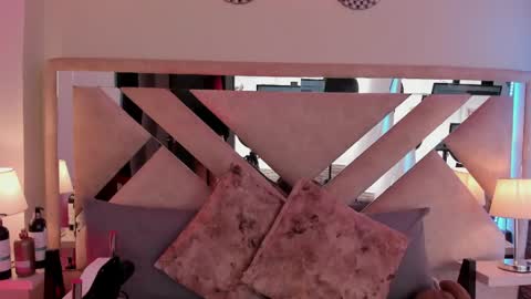 Snapshot of ximena_vasquez8 chatting on 04-19-26, 04:12 Xime online show from 04-19-26, 04:12