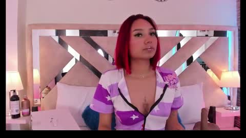 Snapshot of ximena_vasquez8 chatting on 04-25-26, 04:26 Xime online show from 04-25-26, 04:26
