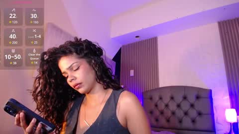 Snapshot of ximenaa_diaz chatting on 01-29-25, 08:14 Mia Vega online show from 01-29-25, 08:14