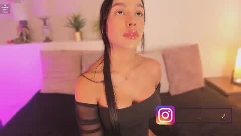 Snapshot of xiomara__cortes chatting on 06-27-26, 07:30 X I O M A R A online show from 06-27-26, 07:30