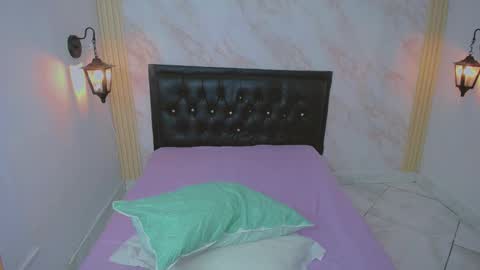 XiomyFox online show from 02-08-26, 10:51