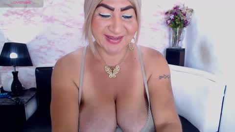 XIOMY   give LIKE on my page online show from 01-31-25, 02:39