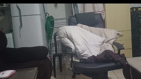 Snapshot of xirudasantiga chatting on 11-02-25, 01:52 xirudasantiga online show from 11-02-25, 01:52