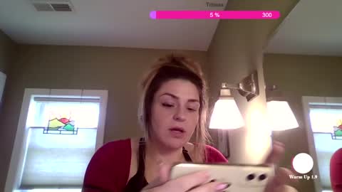 Snapshot of xkittymeowz chatting on 05-19-26, 04:35 xkittymeowz online show from 05-19-26, 04:35
