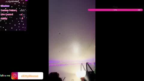 Snapshot of xkittymeowz chatting on 05-28-26, 08:00 xkittymeowz online show from 05-28-26, 08:00