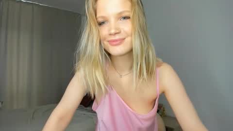 Chloe online show from 03-11-26, 08:20