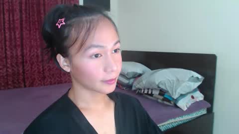 Snapshot of xlovely_destinyx chatting on 12-18-24, 06:25 Alice online show from 12-18-24, 06:25