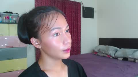 Snapshot of xlovely_destinyx chatting on 02-11-25, 07:02 Alice online show from 02-11-25, 07:02