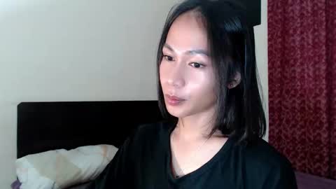 Snapshot of xlovely_destinyx chatting on 10-05-25, 05:33 Alice online show from 10-05-25, 05:33