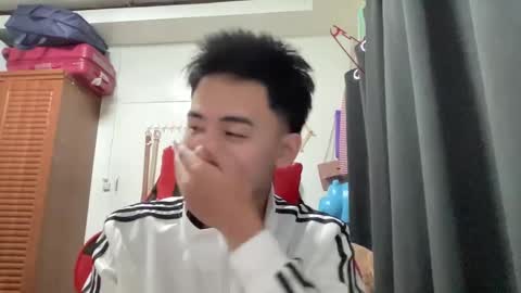 Snapshot of xluminous chatting on 12-25-24, 02:23 MIKAEL online show from 12-25-24, 02:23