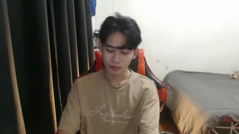 Snapshot of xluminous chatting on 09-08-25, 08:30 MIKAEL online show from 09-08-25, 08:30