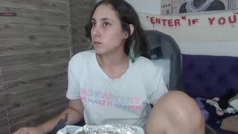 lunna online show from 12-17-24, 07:04