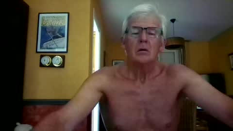 Snapshot of xmaeg3 chatting on 07-08-26, 12:09 xmaeg3 online show from 07-08-26, 12:09