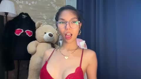 Snapshot of xmonica_cummerx chatting on 11-12-25, 09:10 Sweet Monica online show from 11-12-25, 09:10