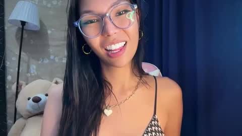 Snapshot of xmonica_cummerx chatting on 11-22-25, 09:30 Sweet Monica online show from 11-22-25, 09:30