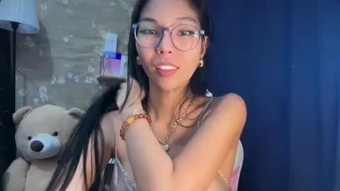 Snapshot of xmonica_cummerx chatting on 12-22-25, 09:50 Sweet Monica online show from 12-22-25, 09:50