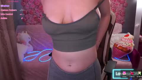 Snapshot of xo_monica chatting on 05-29-26, 06:11 Monica online show from 05-29-26, 06:11
