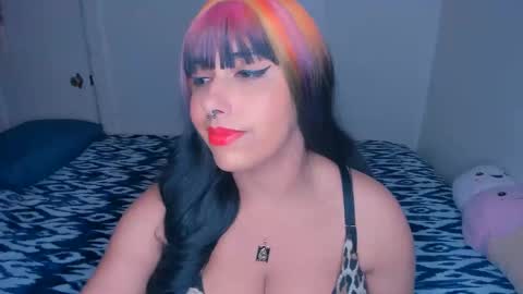 Snapshot of xocurvyrae chatting on 12-04-24, 07:01 Rae online show from 12-04-24, 07:01