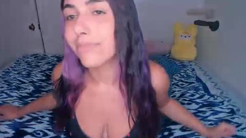 Snapshot of xocurvyrae chatting on 07-07-26, 10:36 Rae online show from 07-07-26, 10:36