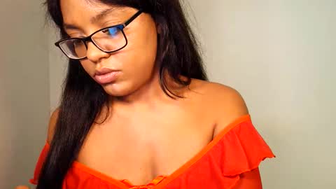 Xoee Winters online show from 12-19-25, 04:08