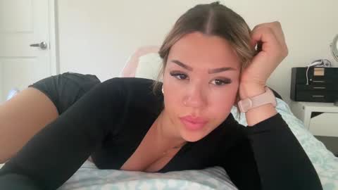 Snapshot of xoxocarly chatting on 10-20-25, 06:52 NEW CarlyXO online show from 10-20-25, 06:52