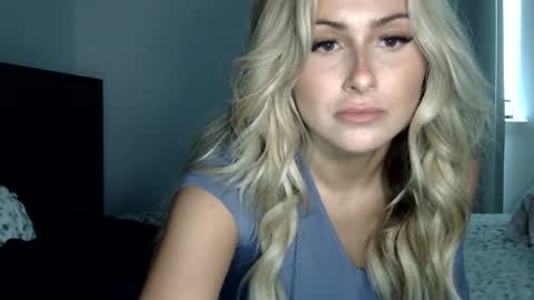 Snapshot of xoxolala32 chatting on 07-17-26, 05:51 Lacey Loo online show from 07-17-26, 05:51
