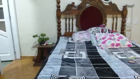 Snapshot of xperlajacksonxxx chatting on 12-10-24, 02:27 Perla Jackson online show from 12-10-24, 02:27