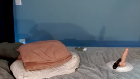 AnnaMaee online show from 12-20-24, 03:36