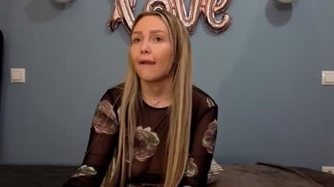 AnnaMaee online show from 02-28-25, 03:48