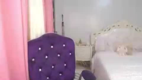 Snapshot of xsexyninedollx chatting on 07-10-26, 01:32 Cleo de nile online show from 07-10-26, 01:32