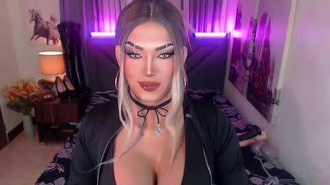 Cattaleya online show from 01-25-25, 01:21